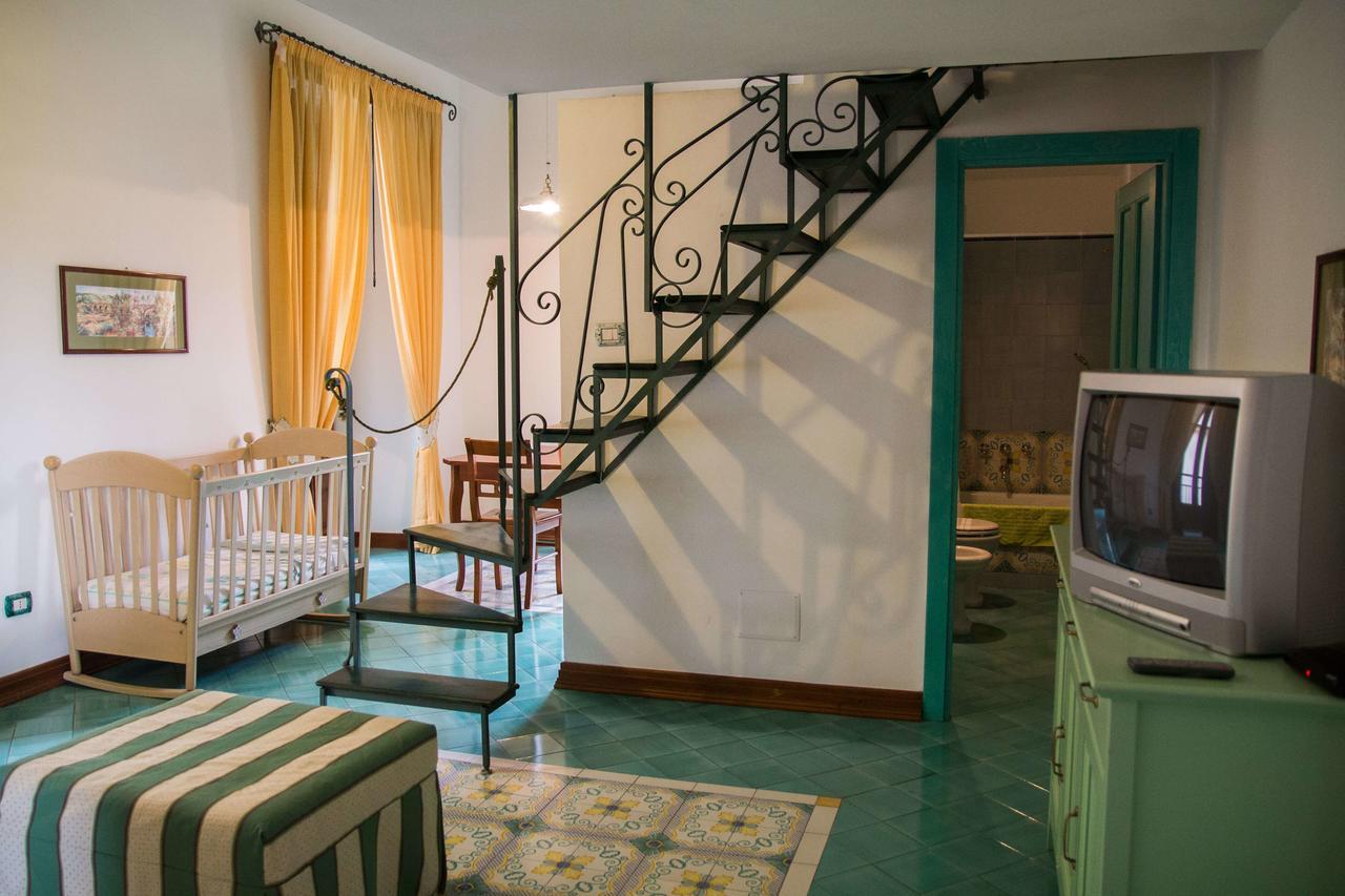 Hotel Del Sole Al Plebiscito サプリ エクステリア 写真